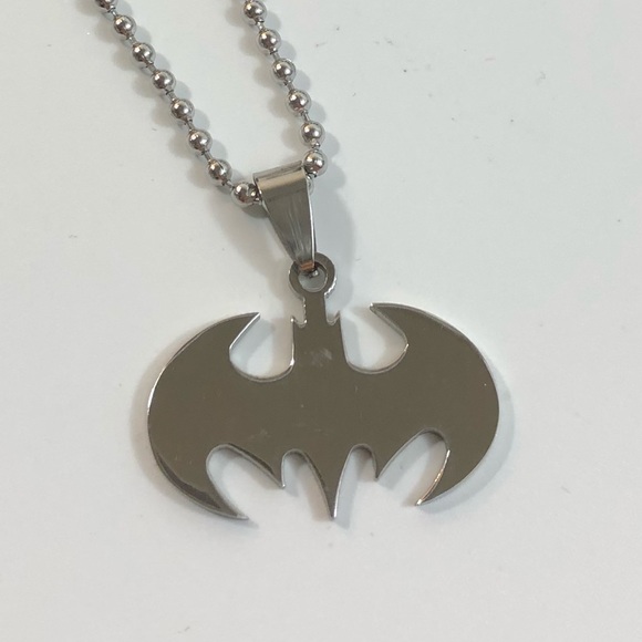 Batman Pendant Necklace Stainless Steel NWT Unisex - Picture 3 of 4
